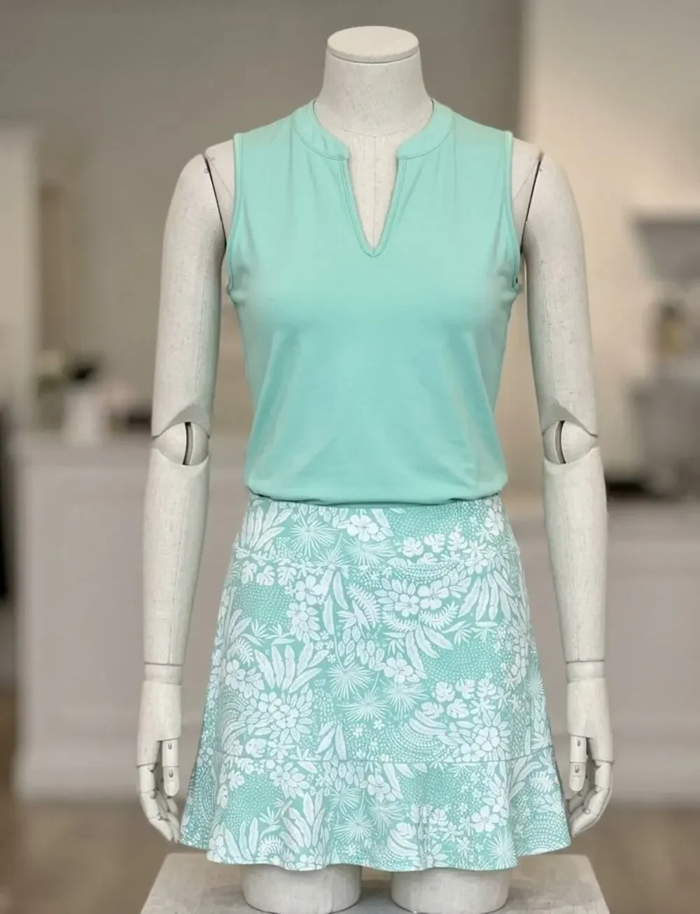 Tommy Bahama IslandZone Matching Golf Set Top & Skort Mint Green Women's Size S